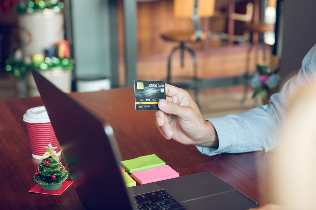 Способы внесения денег на карту Райффайзен Банка