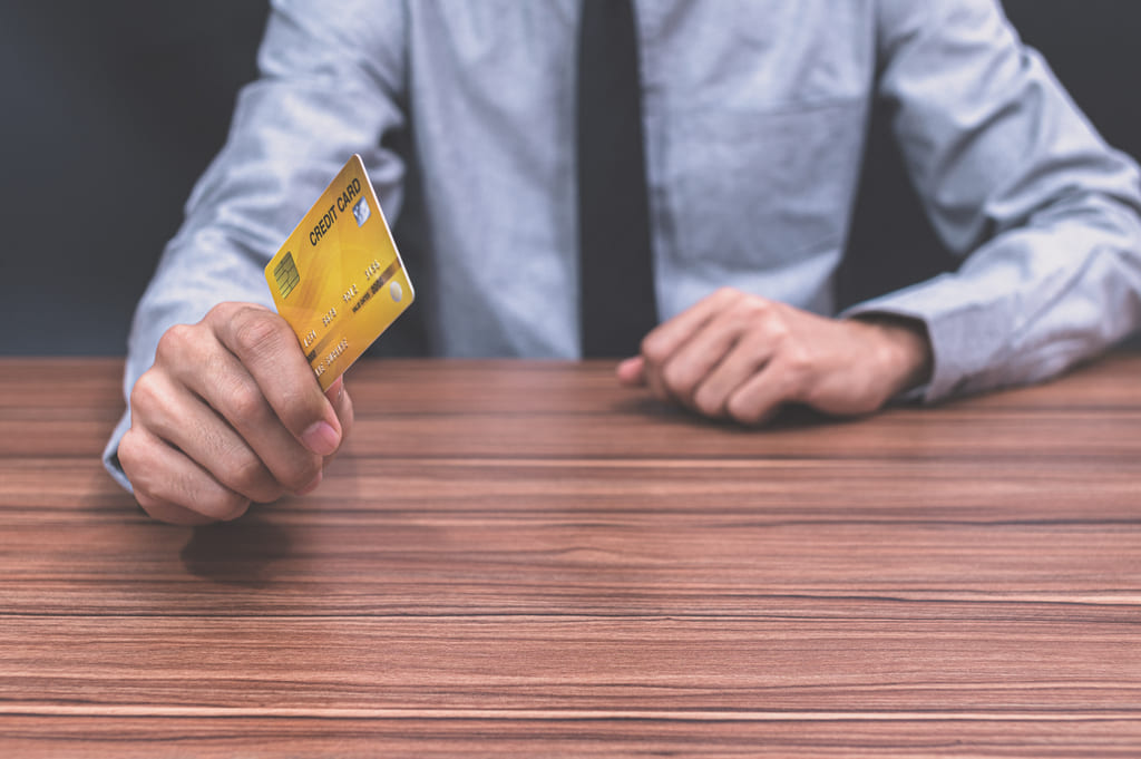 Банк может закрыть счет клиента по личной инициативе