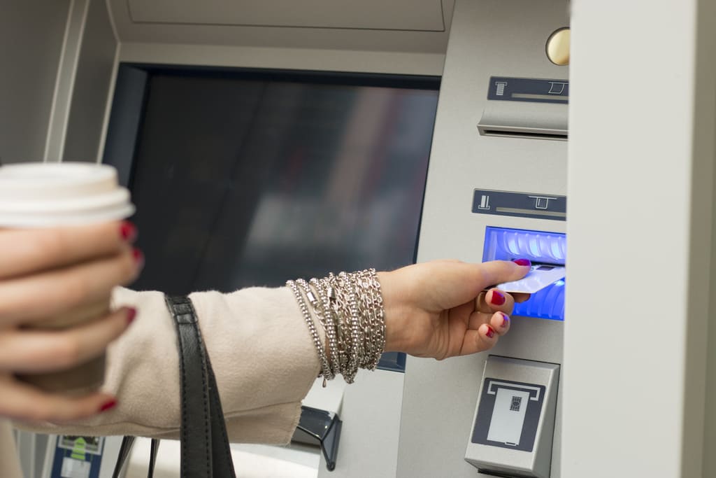 Как банки являются партнерами банка МКБ