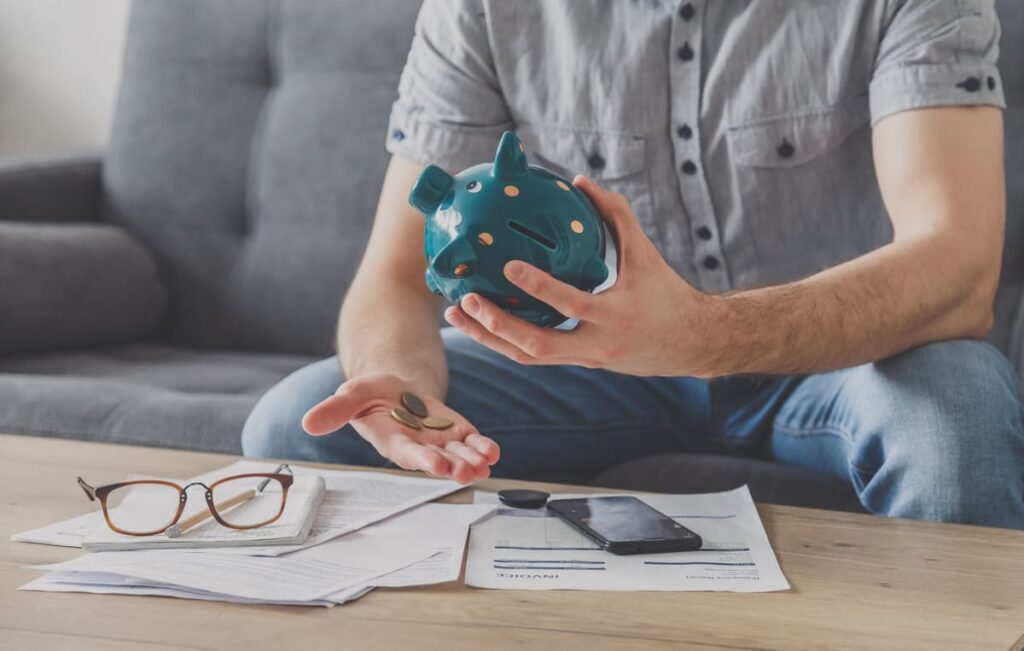 Банки будут снижать ставки по вкладам. Когда это случится — это вопрос времени. 