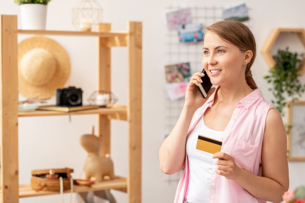 Если у вас не получается самостоятельно изменить ПИН-код, позвоните на горячую линию Ак Барс Банка, специалист вам поможет.