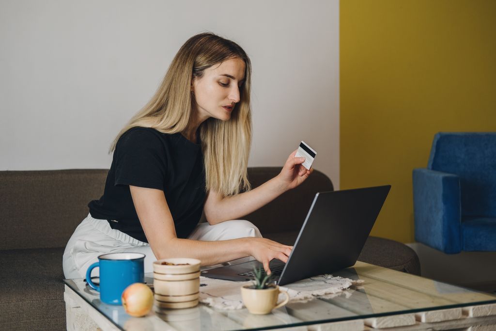 В чем преимущества получения зарплаты на карту Озон Банка