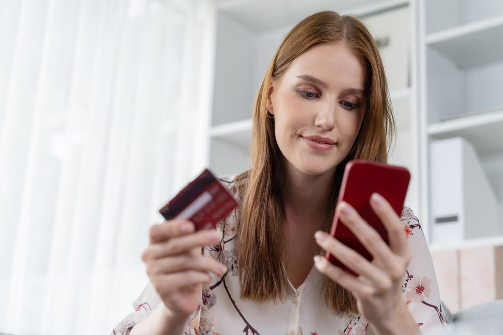 Как перевести деньги с дебетовой карты банка "Свой Банк"